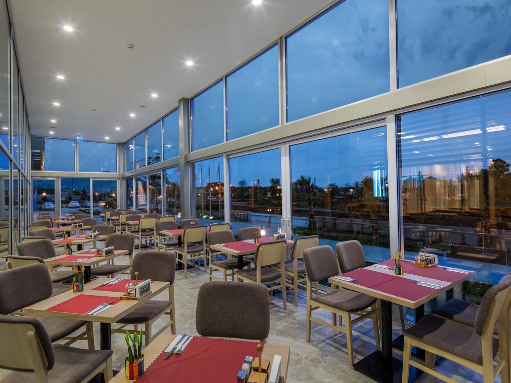 Park By Radisson Otel 4*